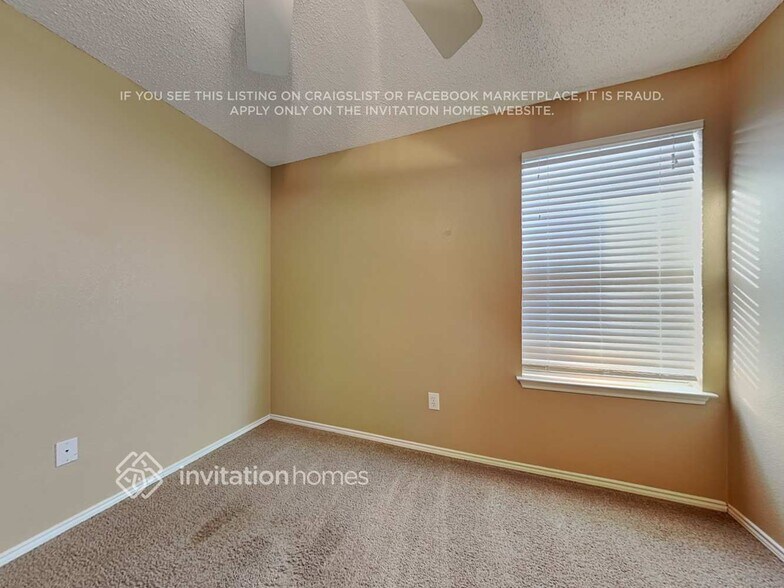 Building Photo - 2720 Briscoe Dr