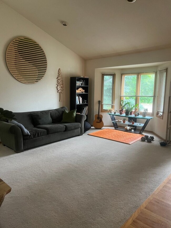 Building Photo - Spacious 4b/3ba House in North Boulder! Available NOW!