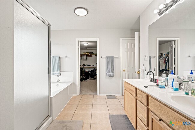 Building Photo - 5806 Chuckwagon Cir