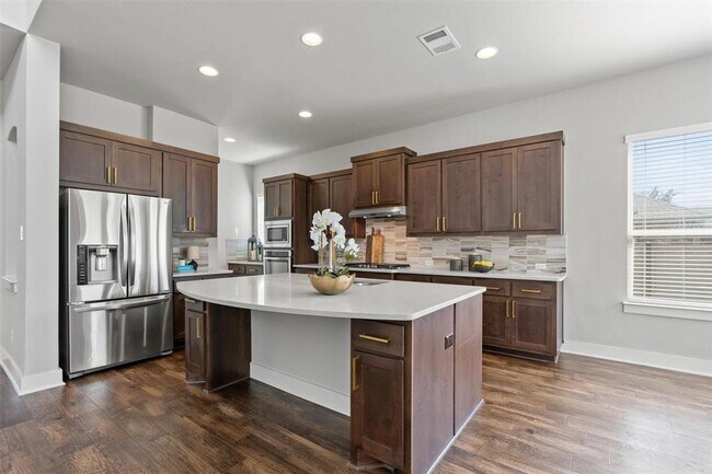 Building Photo - 1105 Legacy Xing