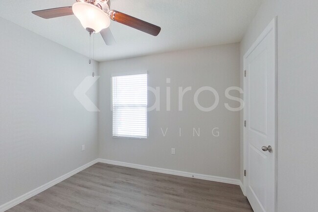 Building Photo - 8595 SW 43rd Ter