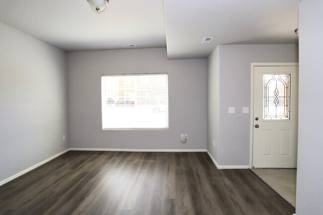 Building Photo - Townhouse Living Redefined — Comfort, Spac...