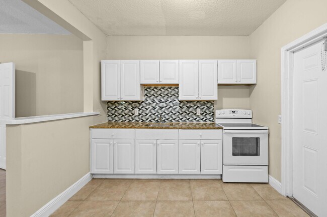 Building Photo - 3721 Henry Ave