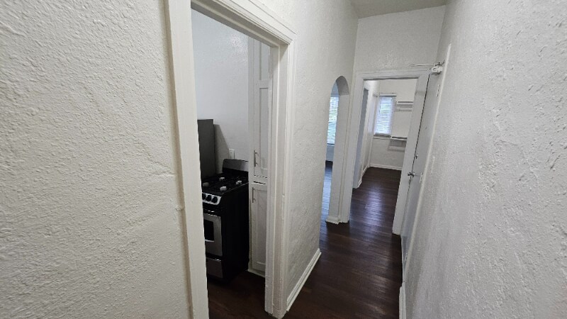 Building Photo - 1216 W Court St