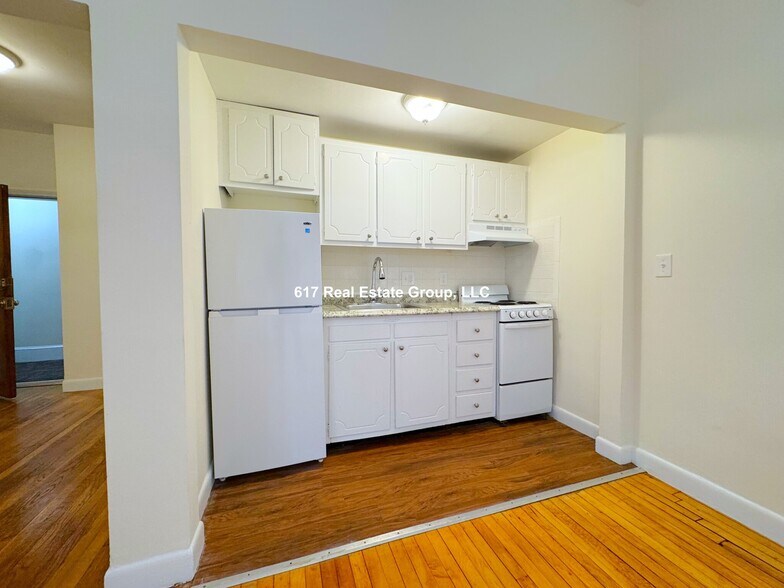 Primary Photo - 64 Brighton Ave