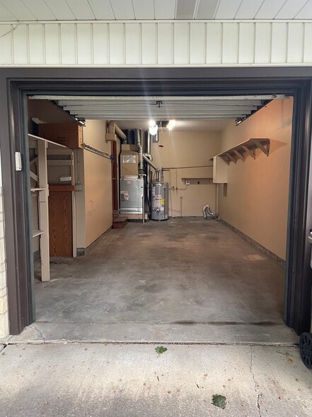 Building Photo - 5417 Meredeth St