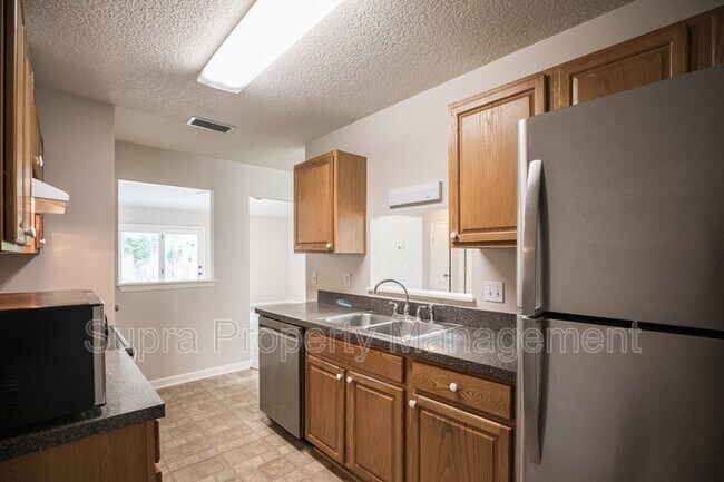 Building Photo - 12449 Long Lake Dr N