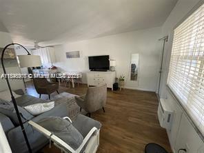 Building Photo - 6511 Santona St