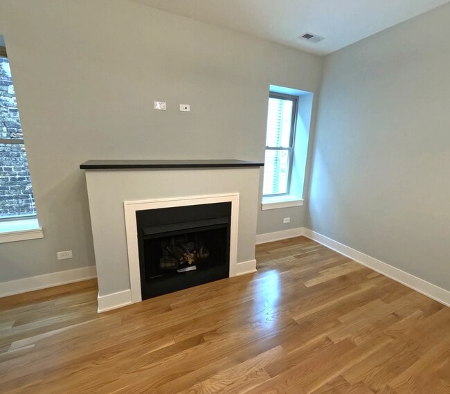 Building Photo - 2008 W 21st St