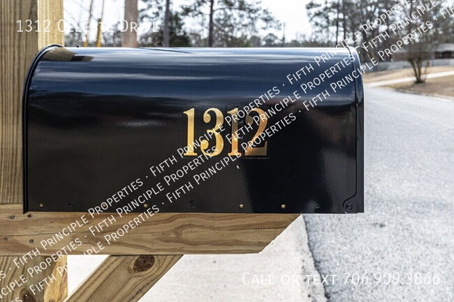 Building Photo - 1312 Celeste Dr