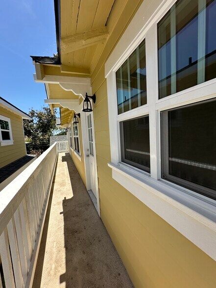Building Photo - 616 S Van Ness Ave
