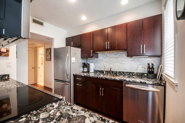 Building Photo - 416 Commonwealth Ave