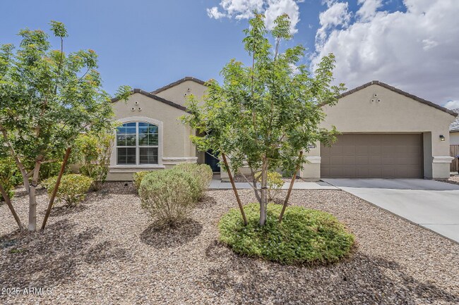 Primary Photo - 44587 W Palo Amarillo Rd