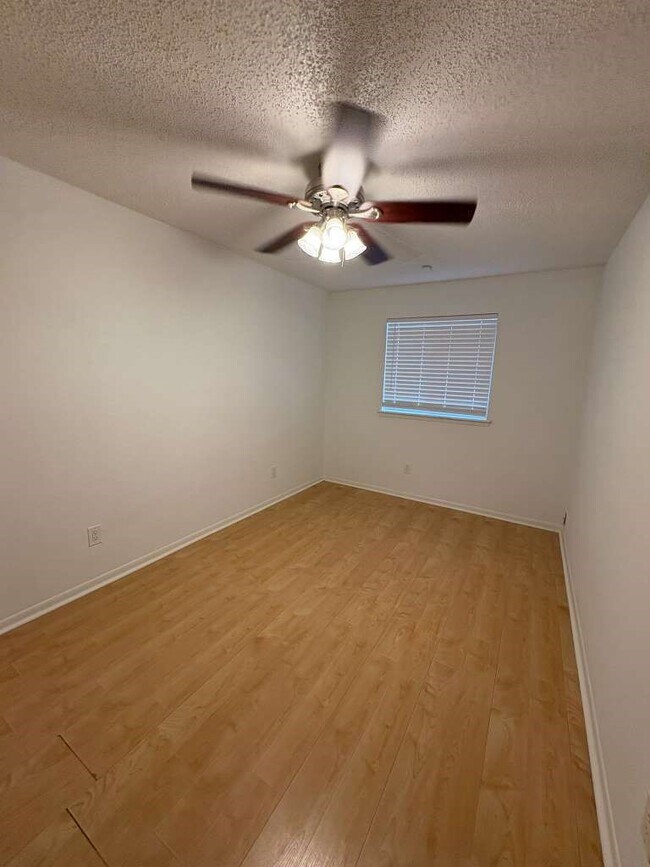 Building Photo - 4007 Issacks Way