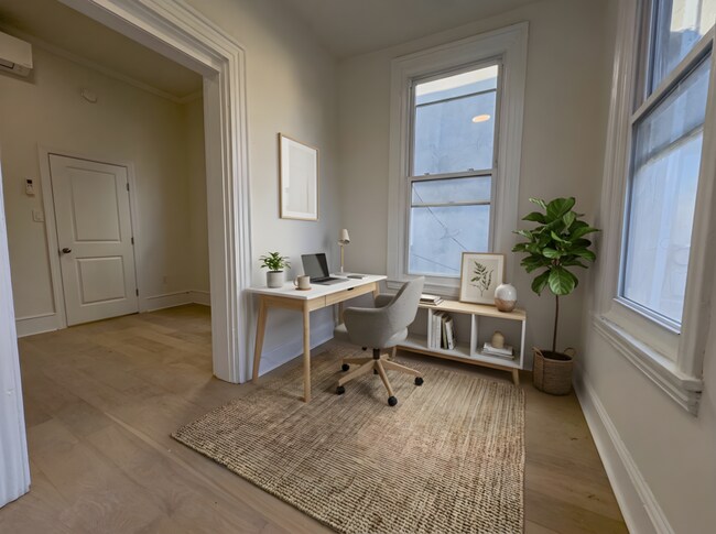 Building Photo - 2039 Green St