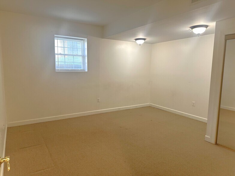 Building Photo - 11404 Glenn Dale Ridge Rd