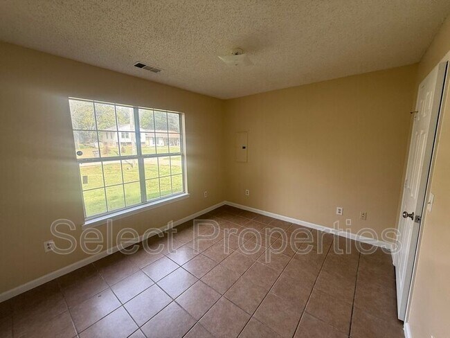 Building Photo - 1303 Dana Debbie St