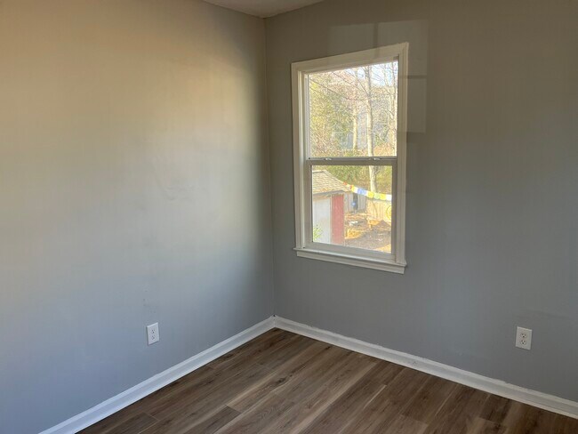 Building Photo - 7613 Mine Valley Rd