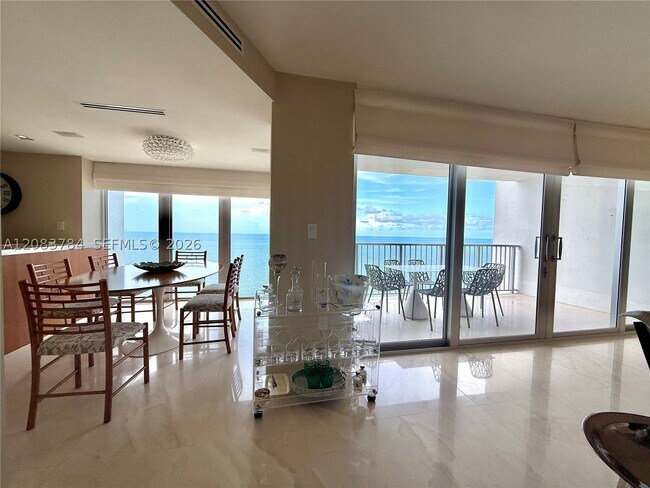 Building Photo - 881 Ocean Dr