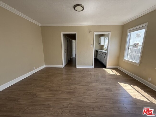 Building Photo - 1328 S Bronson Ave