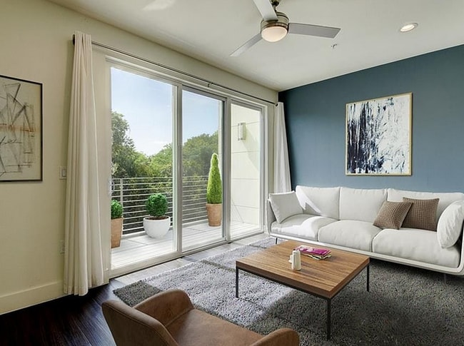 Building Photo - 604 N Bluff Dr