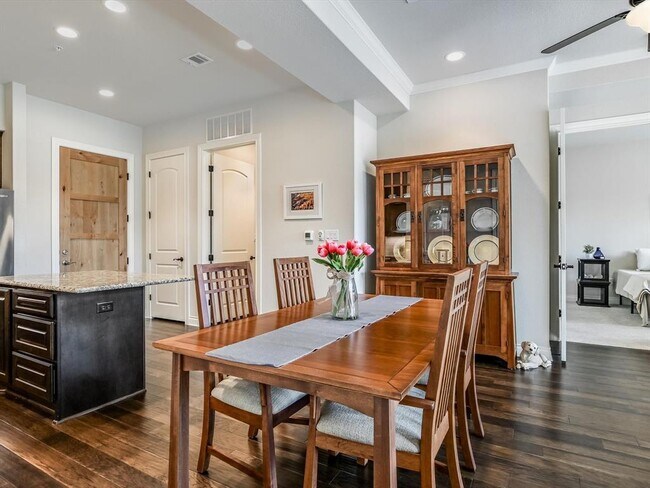 Building Photo - 102 Bella Toscana Ave