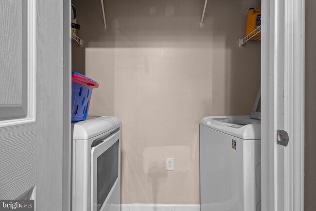 Building Photo - 508 Sunset View Terrace SE