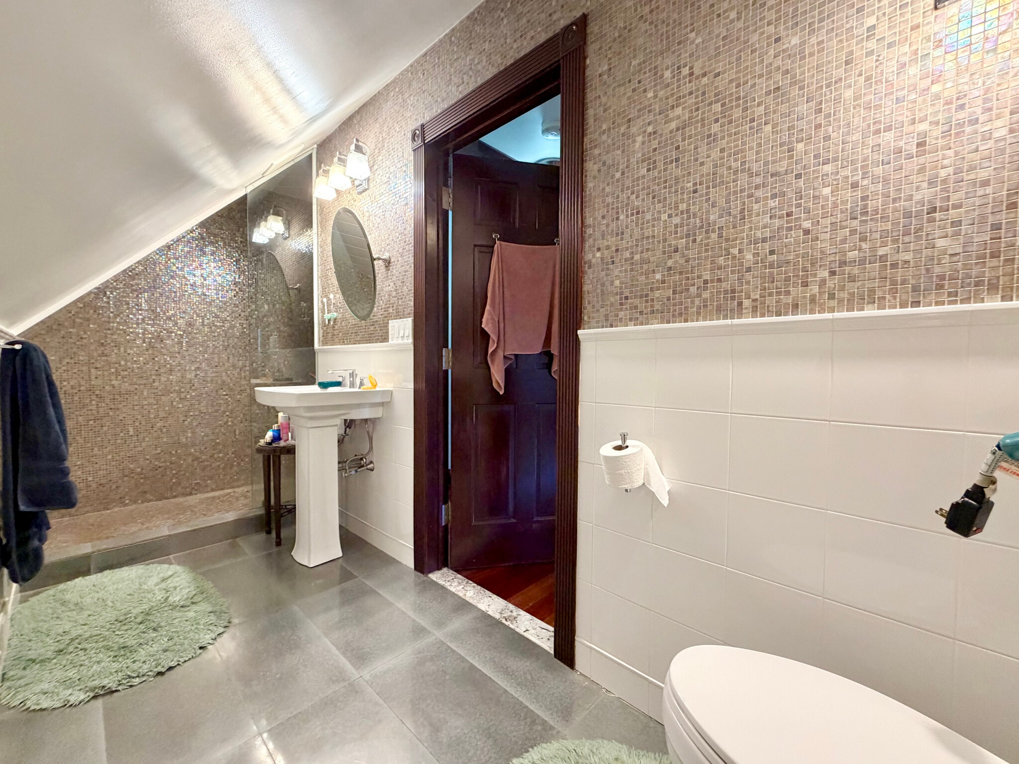 Building Photo - 52 Sheridan Ave