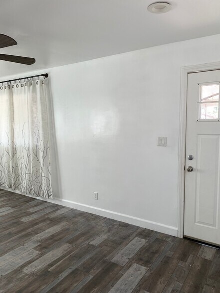 View of front door - 14520 Pontlavoy Ave