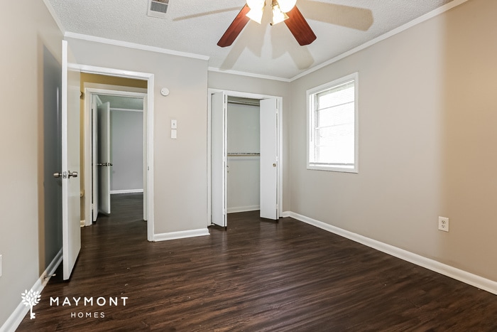 Building Photo - 8707 Oakhaven Dr