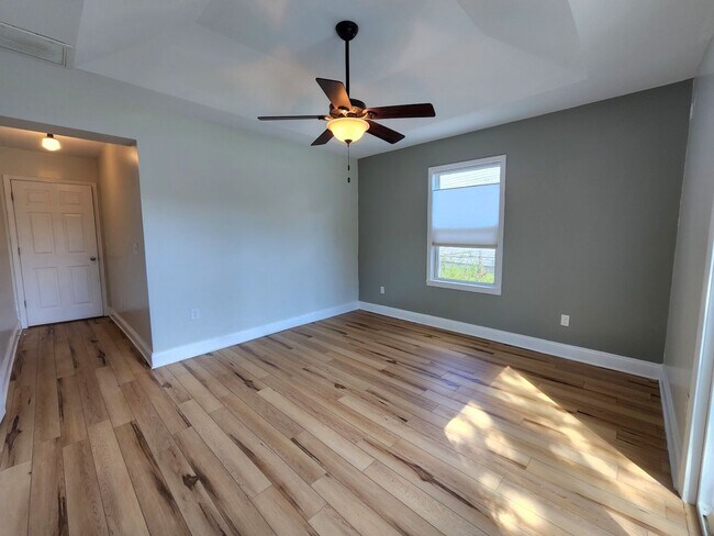 Building Photo - 206 Berry Rd