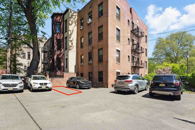 Building Photo - 457 Jersey Ave