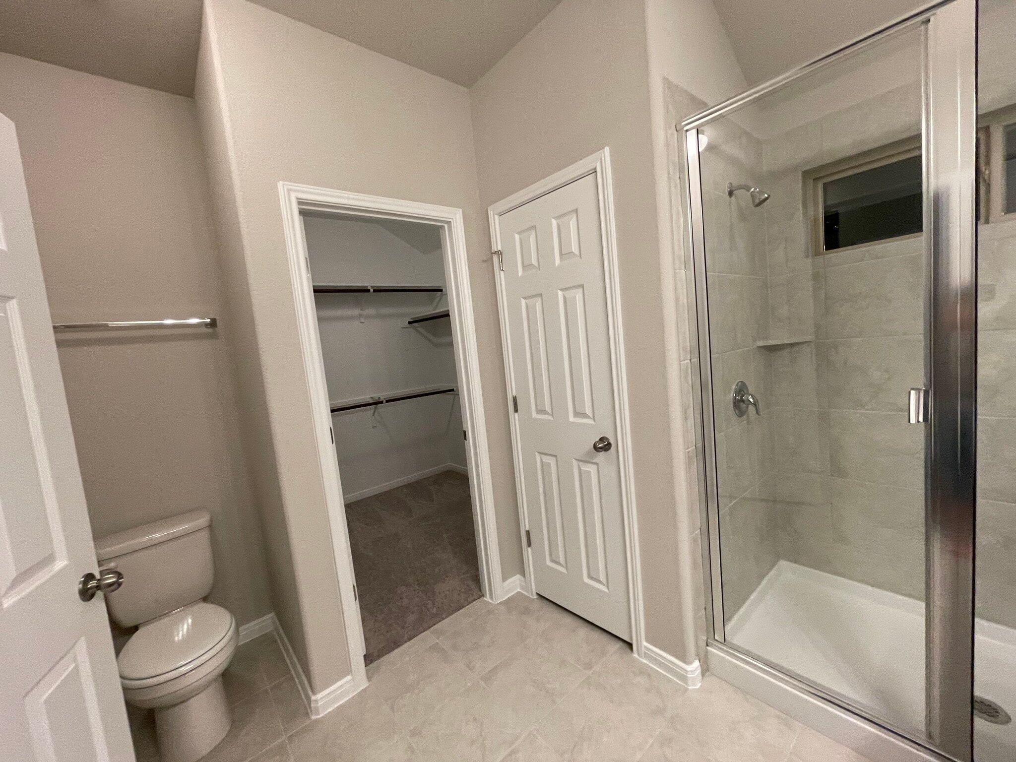 Building Photo - 300 La Joya Pass