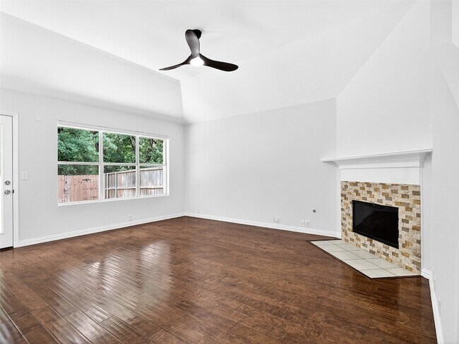 Building Photo - 1817 Newton Dr