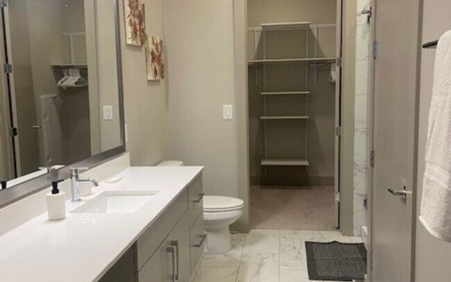 Building Photo - 3101 Akers Mill Rd SE