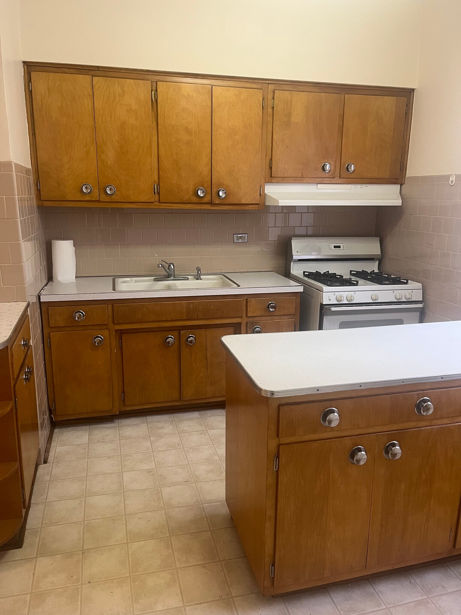 Building Photo - 2345 W 24th Pl