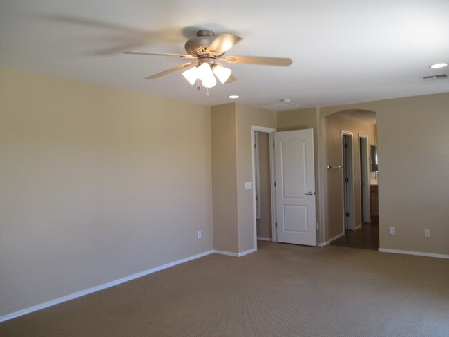 Building Photo - Beautiful Gilbert Home w/2 Master Bedrooms...