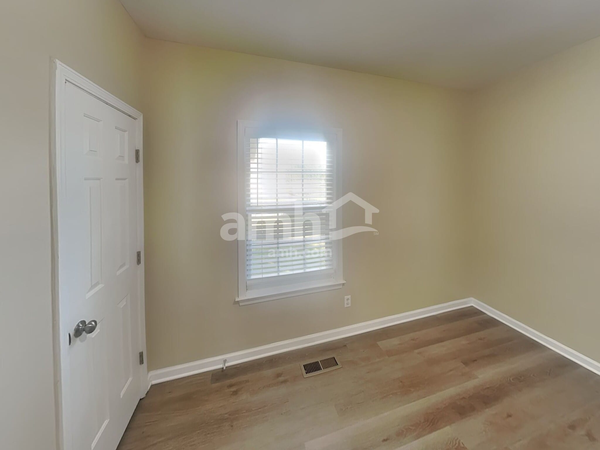 Building Photo - 602 Glenties Dr