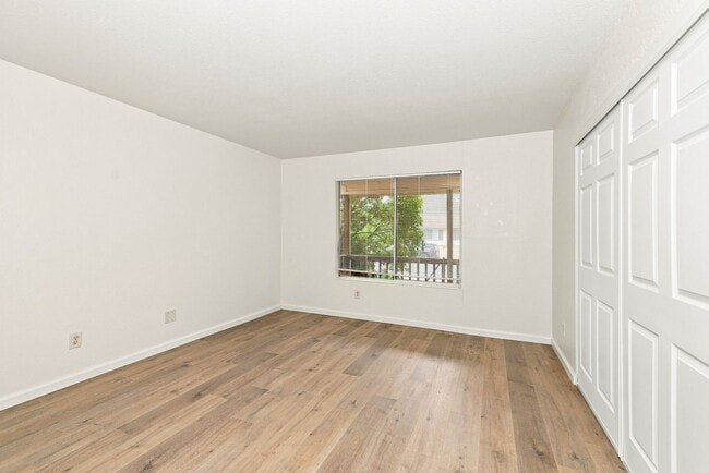 Building Photo - 831 Lightwood Ct