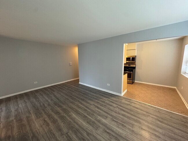 Building Photo - 3057 N Narragansett Ave