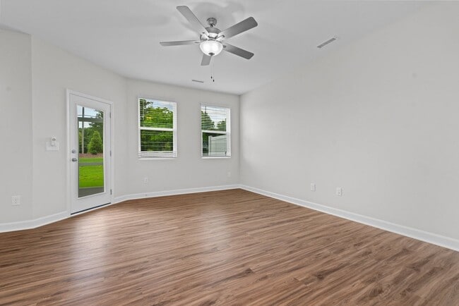 Building Photo - *Showings unavailable until August 1st!!*