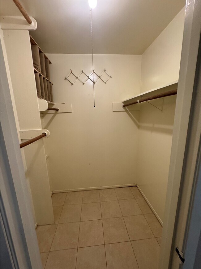 Building Photo - 3214 Long Shadows St