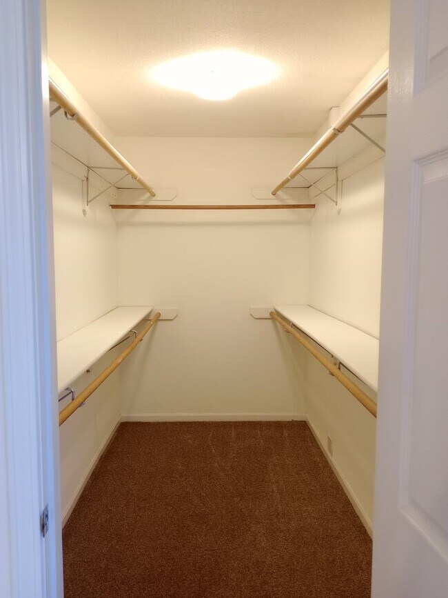 Building Photo - 2416-2418 Calder Ct.