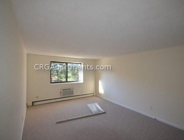 Building Photo - 16 Whites Ave