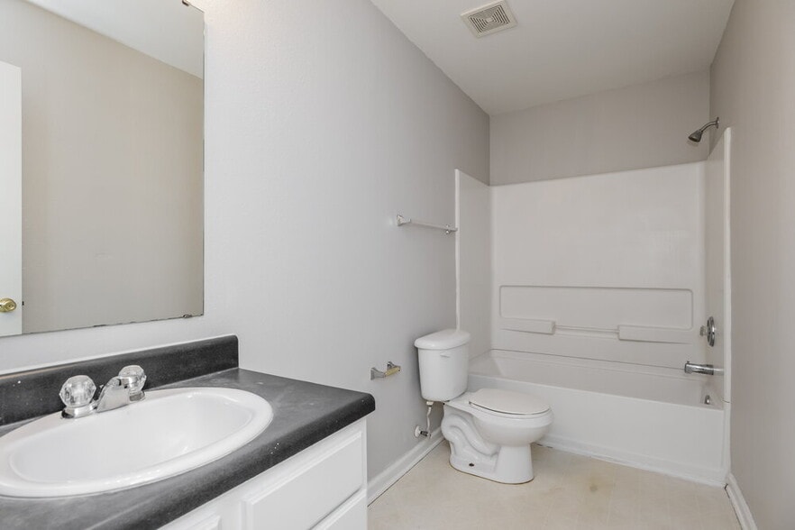 Building Photo - 1506 Bray Dr