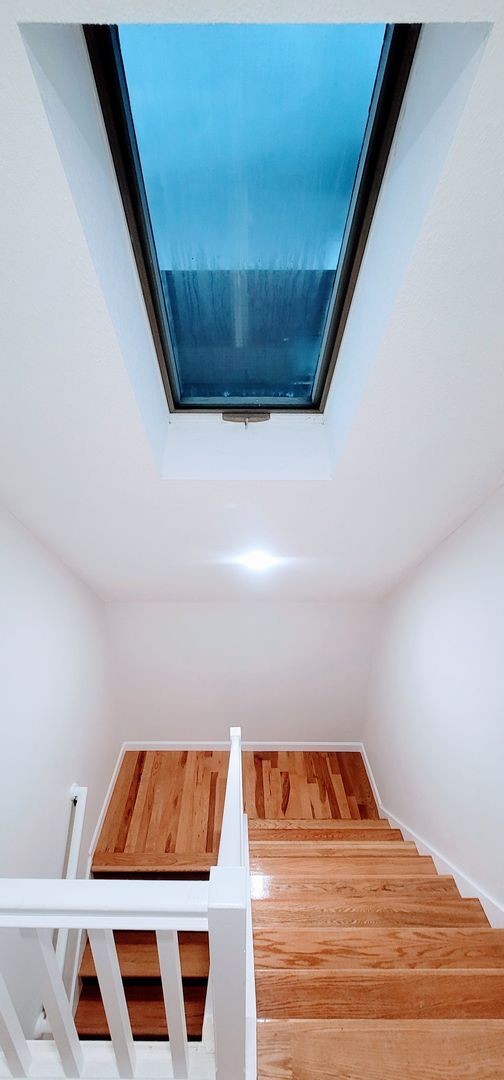 Building Photo - 3-Story Townhouse with Central Heat, AC and 2 Parking Spots Included