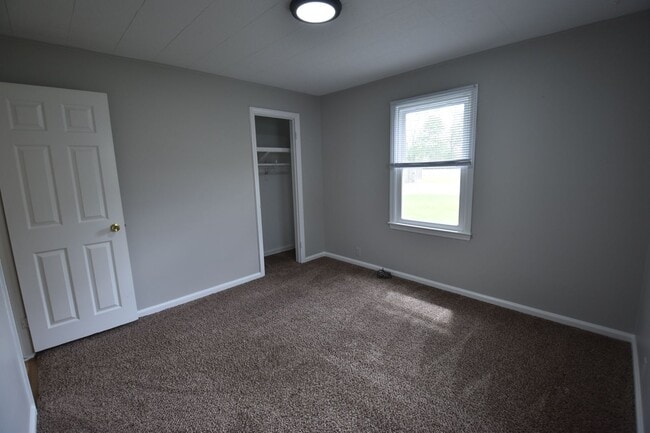 Building Photo - Fortville 3 bedroom Home
