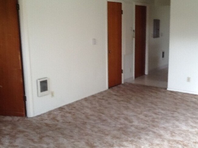 Building Photo - 1918