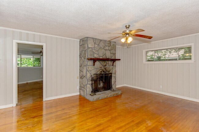 Building Photo - 3105 Pelzer Ave