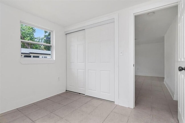 Building Photo - 6713 S Kissimmee St